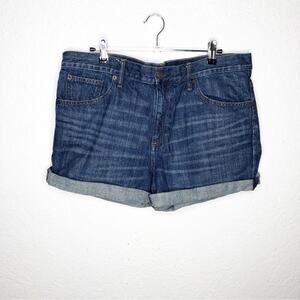 Gap boyfriend jean shorts size 12 or 31R